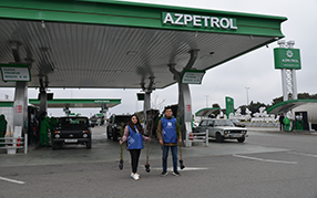  Компания «Azpetrol» вместе с Министерством Экологии и Природных Ресурсов раздала гражданам саженцы. 