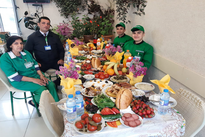 “Azpetrol” has set the festive tables at Gas Stations on the occasion of the Holy Holiday of Ramadan