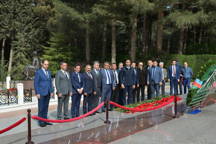 “Azpetrol” company commemorates Great Leader Heydar Aliyev with great respect